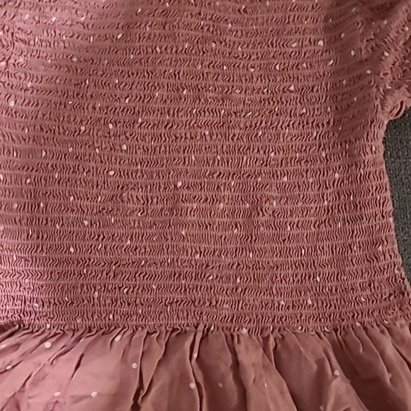 Japna  Very fun and flirty ruffled top with cinching‎ fabric - Picture 2 of 3